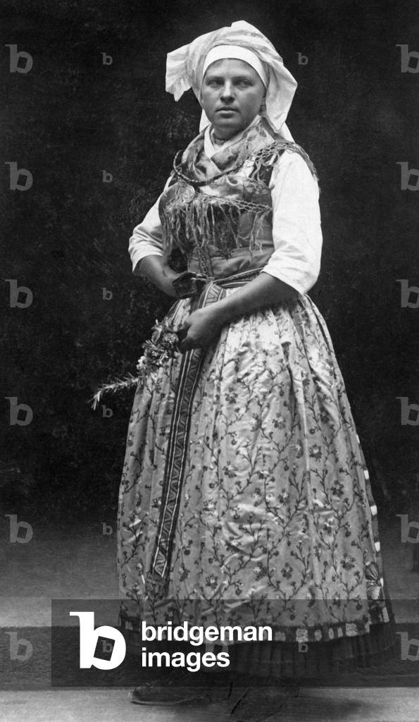 Woman in Upper Franconian traditional costume, 1904 (b/w photo)