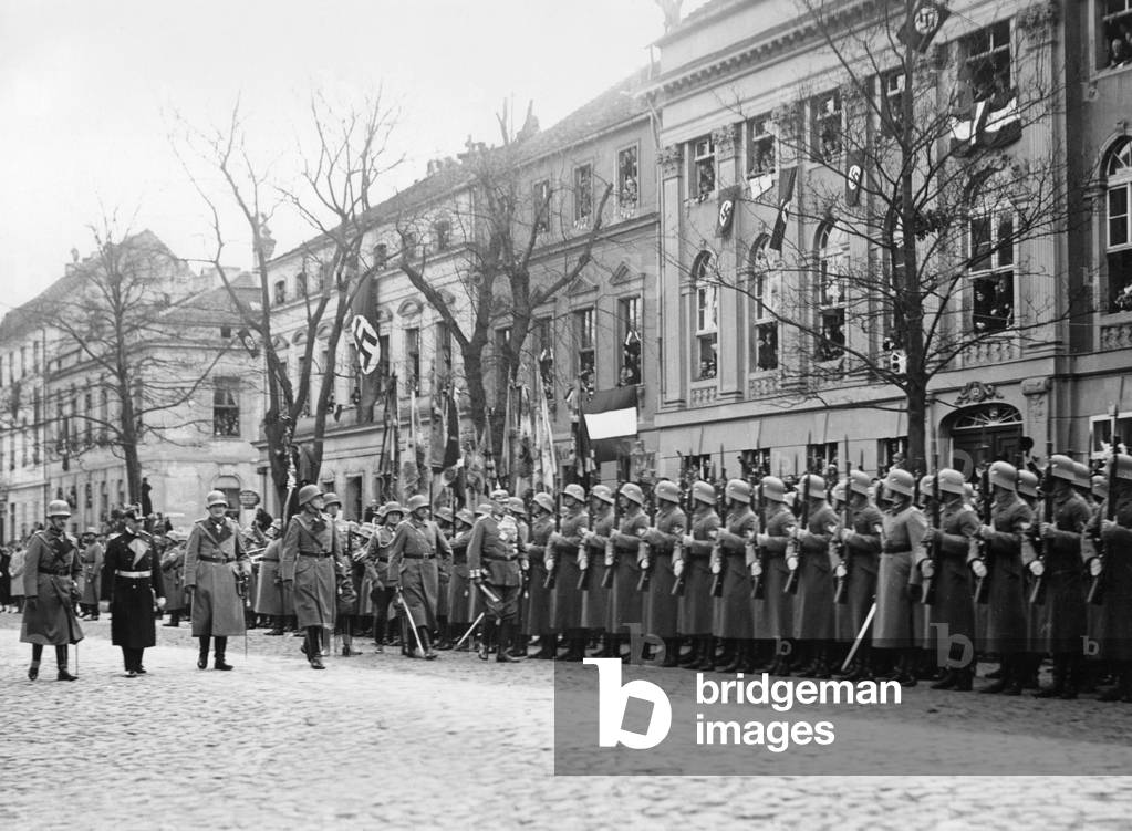 Tag von Potsdam (call of the new Reichstag politicians in Potsdam) 21.03.1933 (b/w photo)