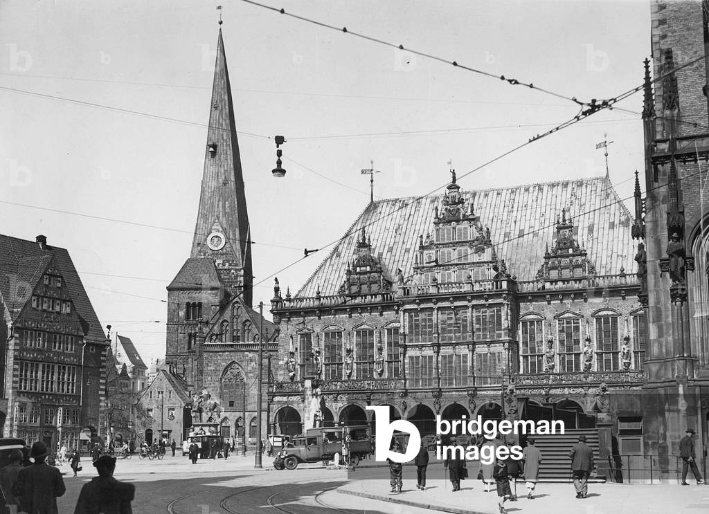 City Hall Square in Bremen, 1935 (b/w photo)
