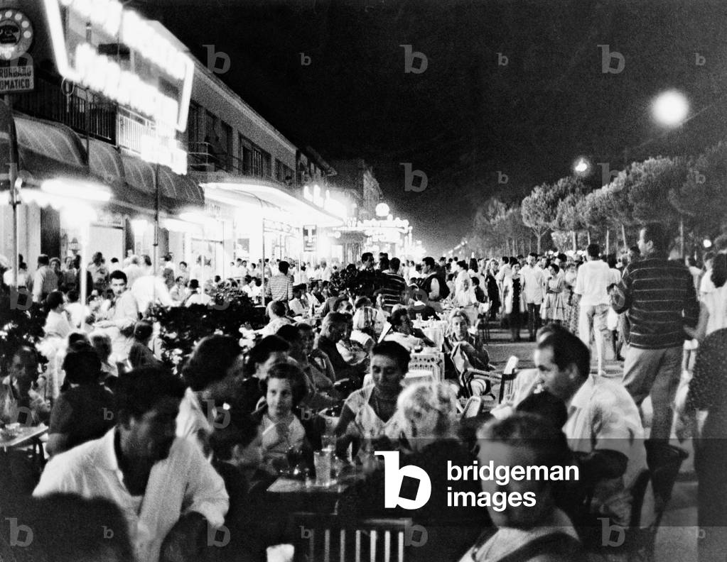 Nightlife in Via Veneto, Rome, c.1960 (b/w photo)