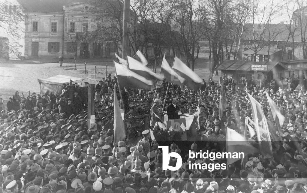 Proclamation of the Polish Kingdom in Stryj Grodzisk, 1917 (b/w photo)
