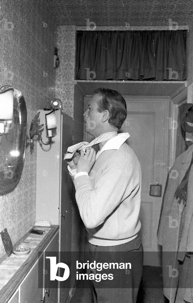 Rudolf Lenz in his apartment, 1959 (b/w photo)