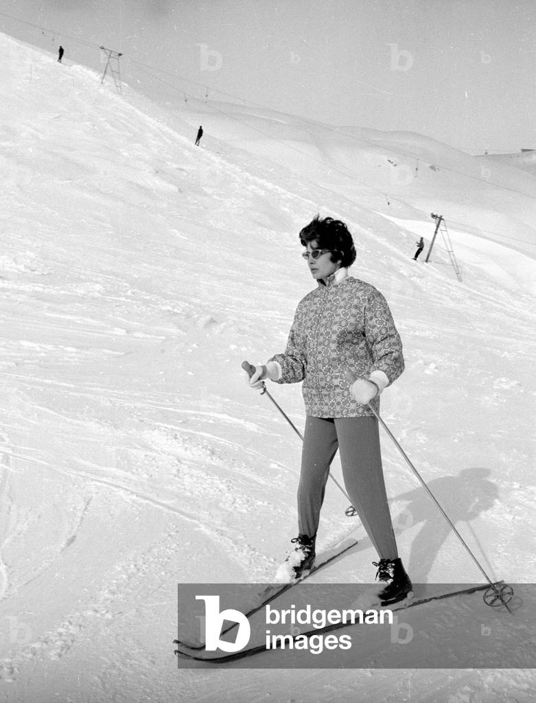 Soraya skiing in St. Moritz, 1959 (b/w photo)