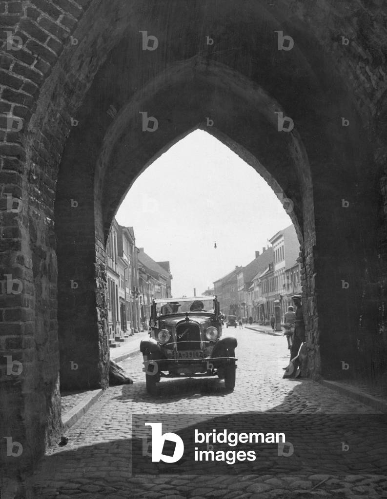 Street scene, 1932 (b/w photo)
