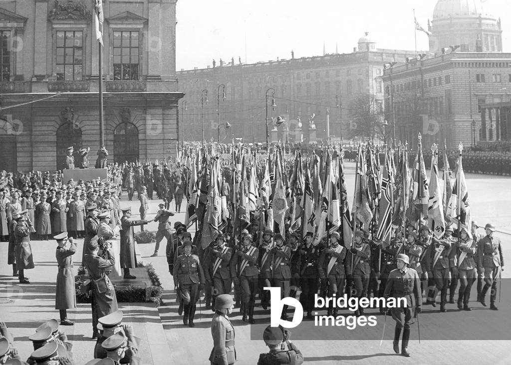 Parade in front of the Neue Wache on the Memorial Day of the Heroes, 1936 (b/w photo)