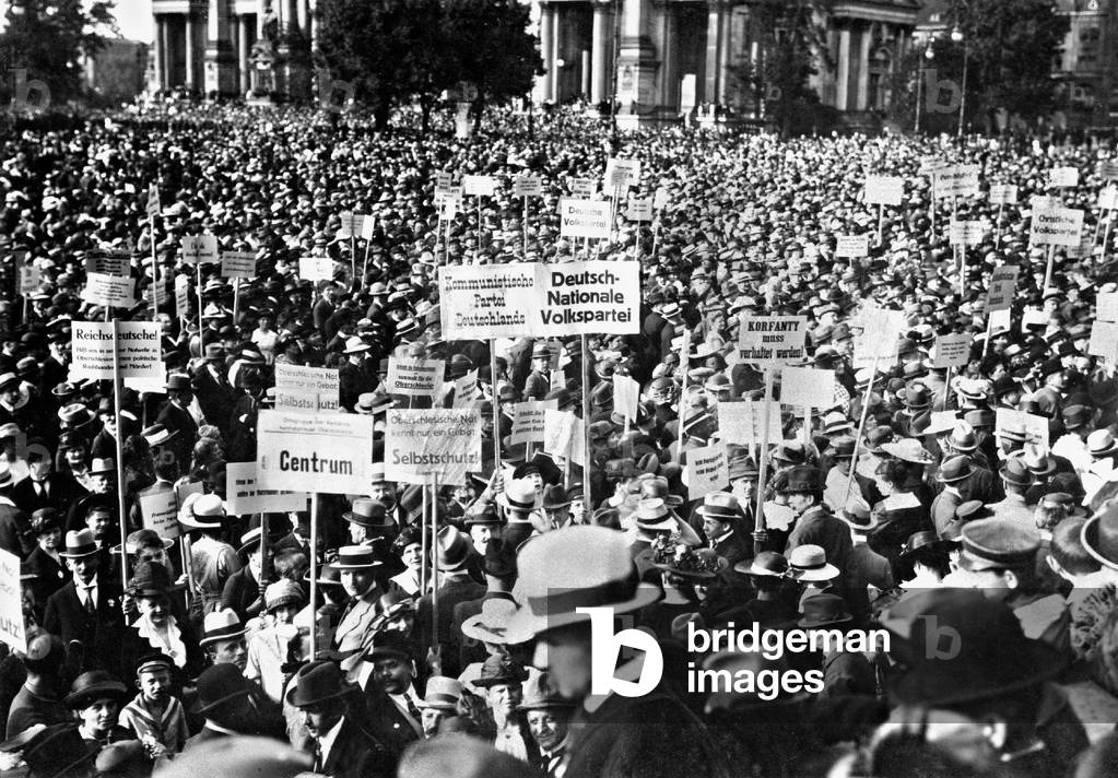 Demonstration for Upper Silesia in Berlin, 1921 (b/w photo)