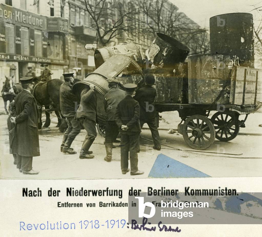 Clean up operation in the Frankfurter Strasse in Berlin, 1919