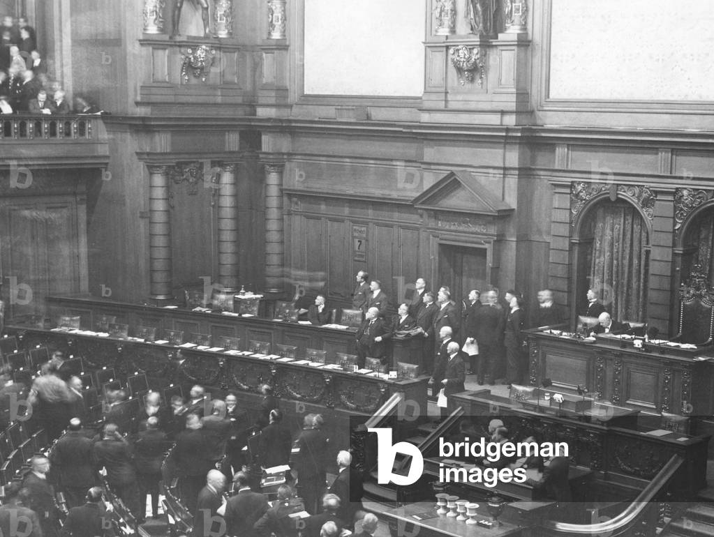 Interruption of a Reichstag meeting, 1932