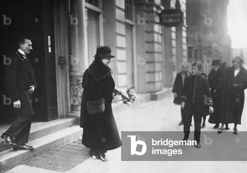 Hermione of Prussia at the election of the Reich President, 1925 (b/w photo)