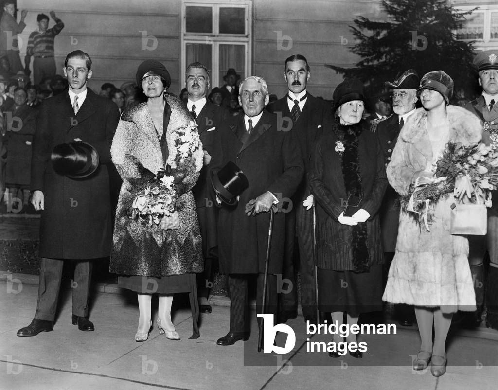 Queen Mary of Romania and Frank B. Kellogg, 1926 (b/w photo)