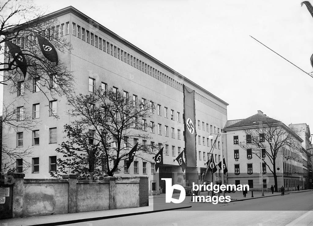 Broadcasting building in Vienna, 1938 (b/w photo)