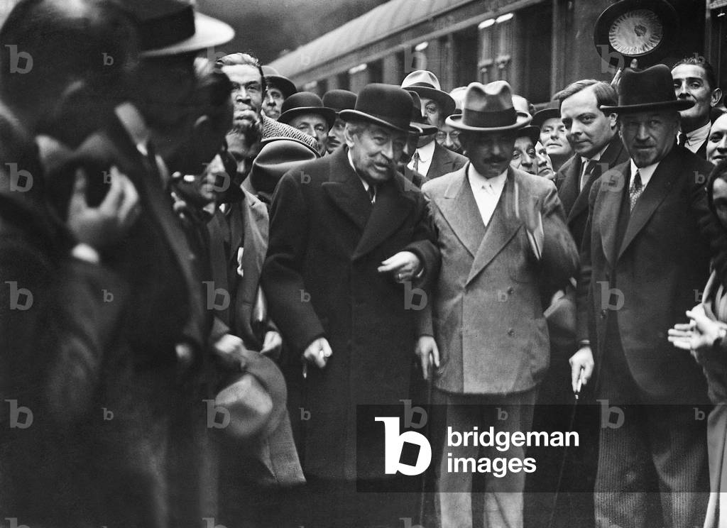 Arrival of Pierre Laval and Aristide Briand to their state visit to Berlin, 1931 (b/w photo)
