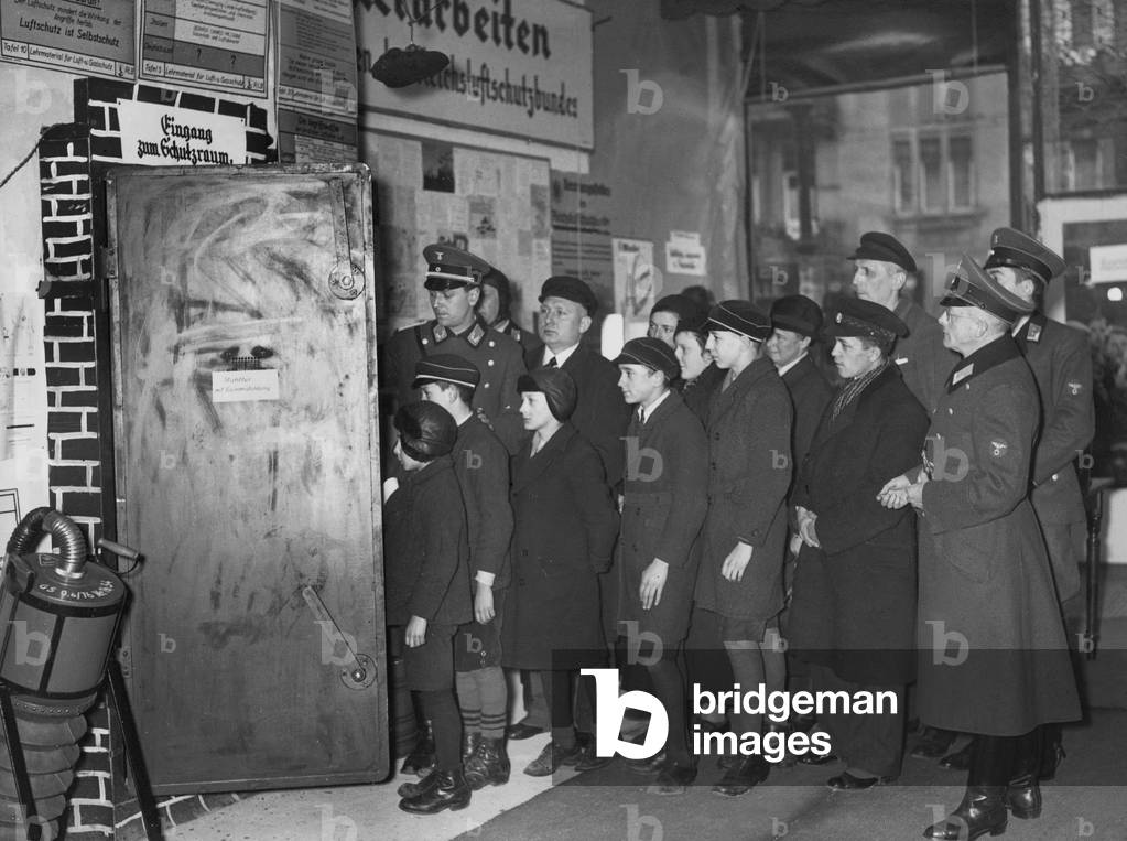 Air-raid demonstration in Berlin, 1935 (b/w photo)