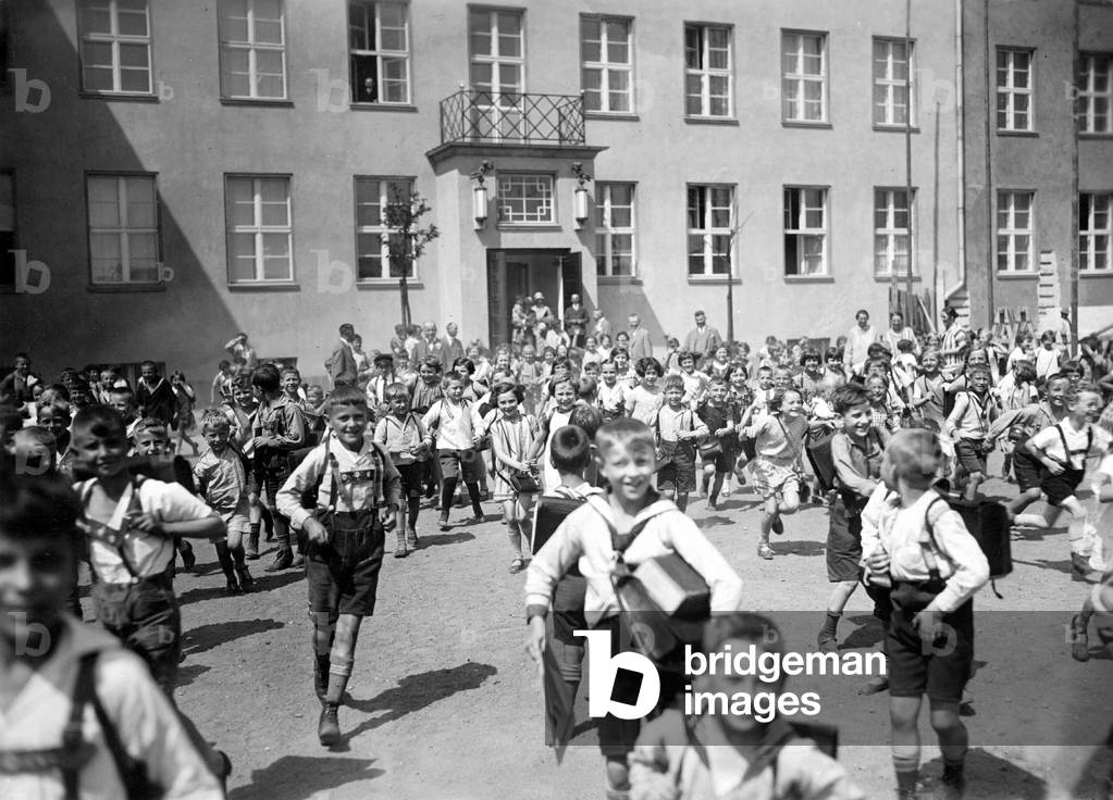 Summer vacation, 1929 (b/w photo)