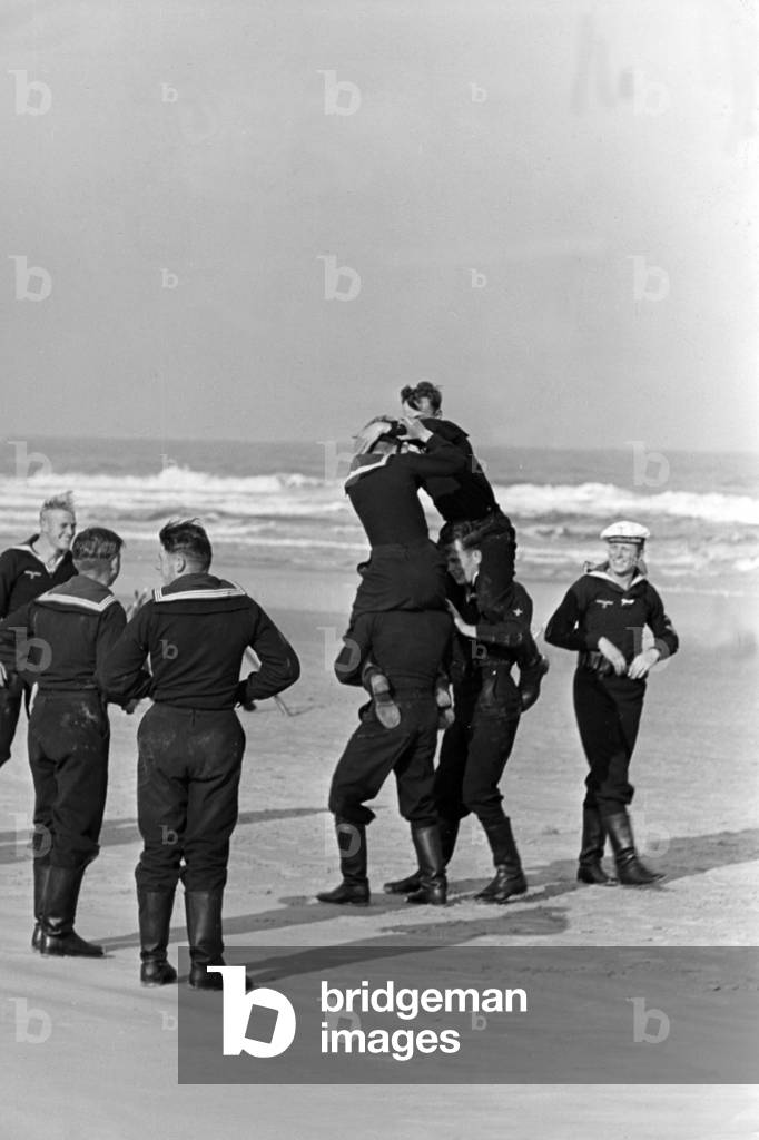 Sailors of the Kriegsmarine during a break
