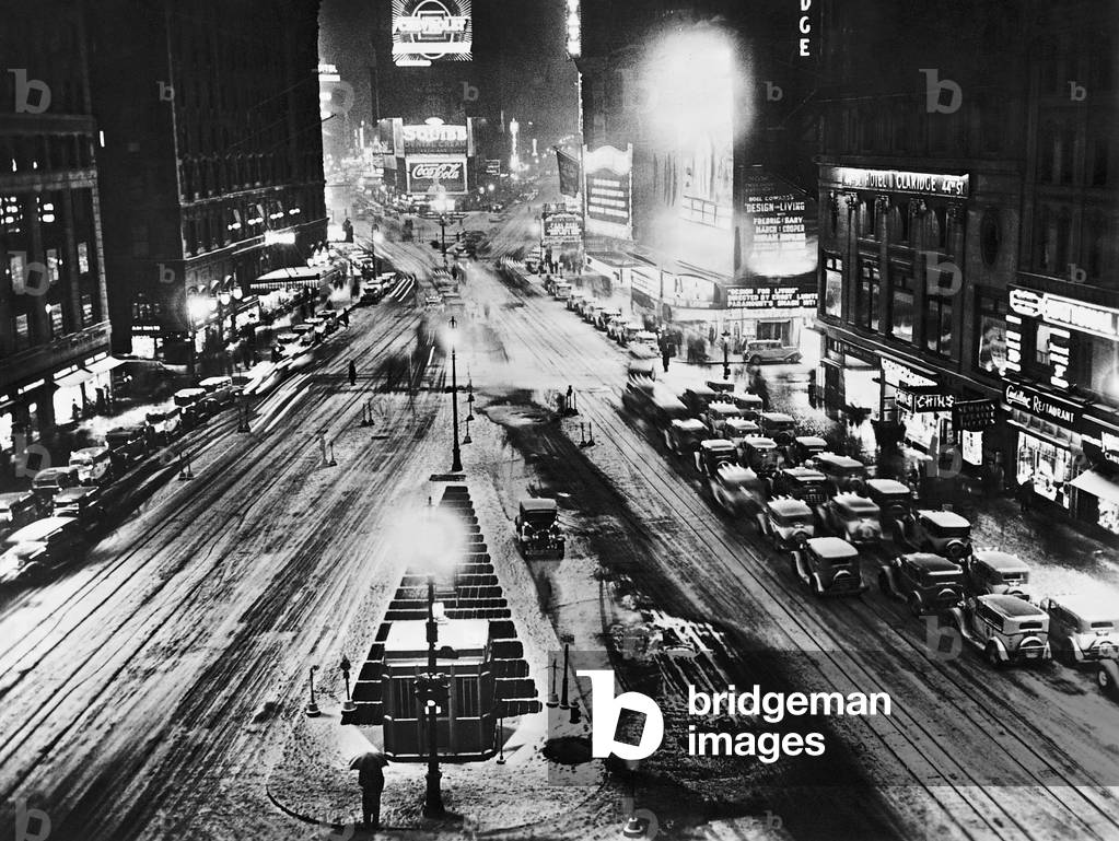 New York in the snow (b/w photo)