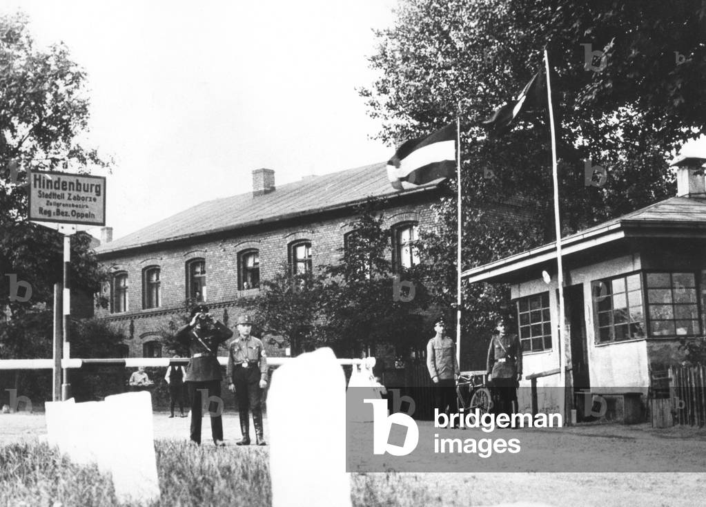 German-Polish border crossing in Hindenburg, around the 1930s