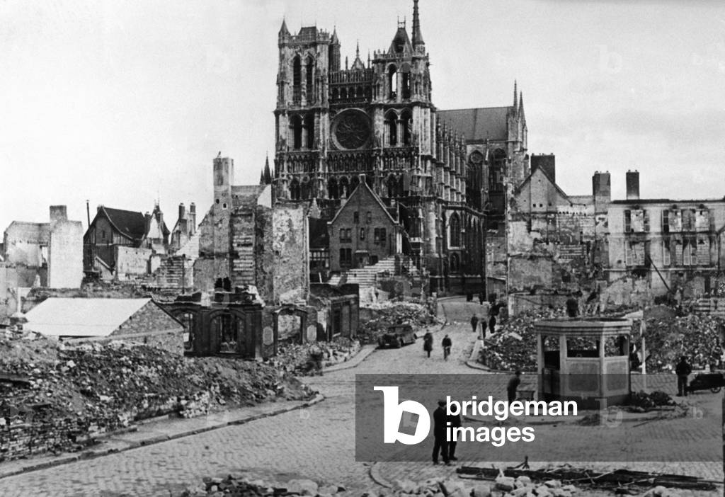 Amiens, 1940 (b/w photo)