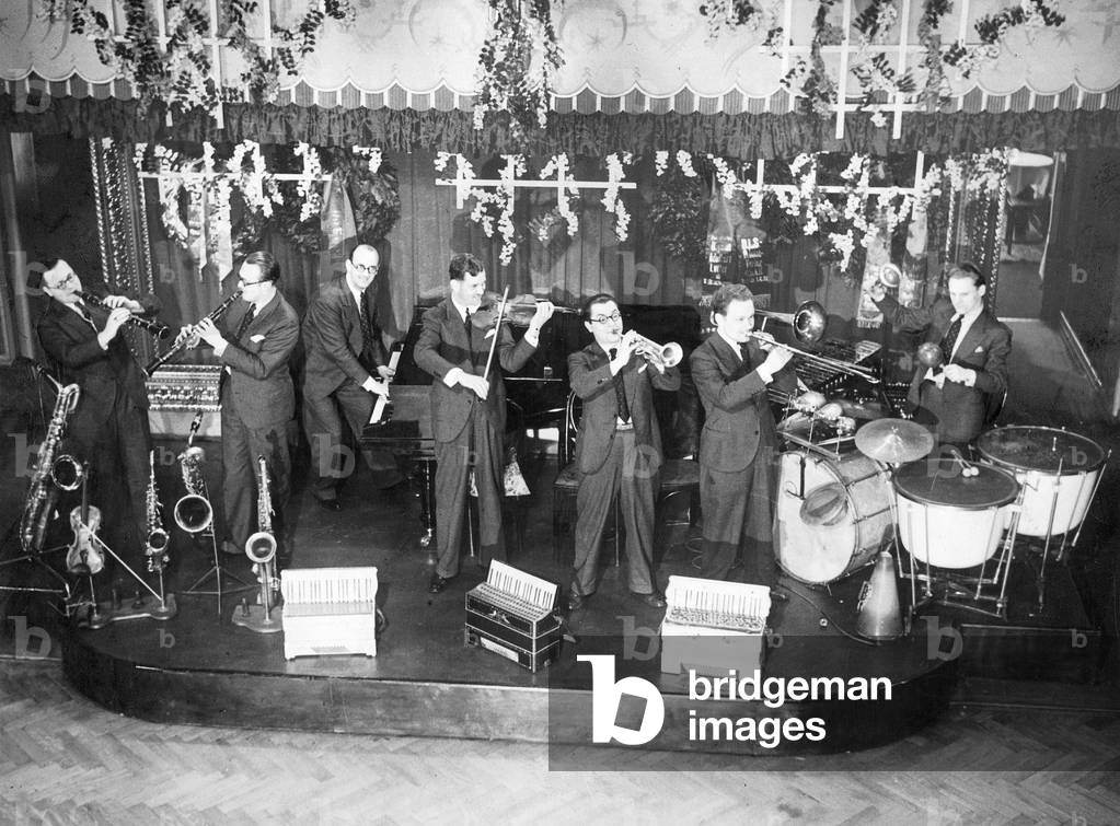 Dance orchestra of Adalbert Luther, 1934 (b/w photo)