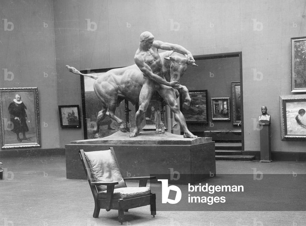 Art exhibition of the Berlin Secession, 1907 (b/w photo)