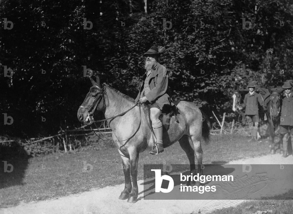 Prince Regent Luitpold von Bayern hunting, 1902 (b/w photo)