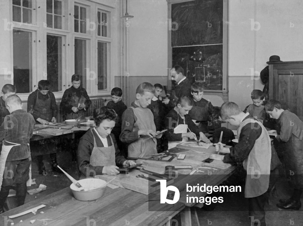 Community school in Friedenau, 1908 (b/w photo)