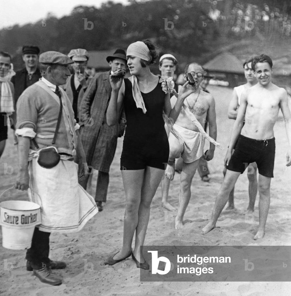 Beach fashion at the Wannsee, 1927