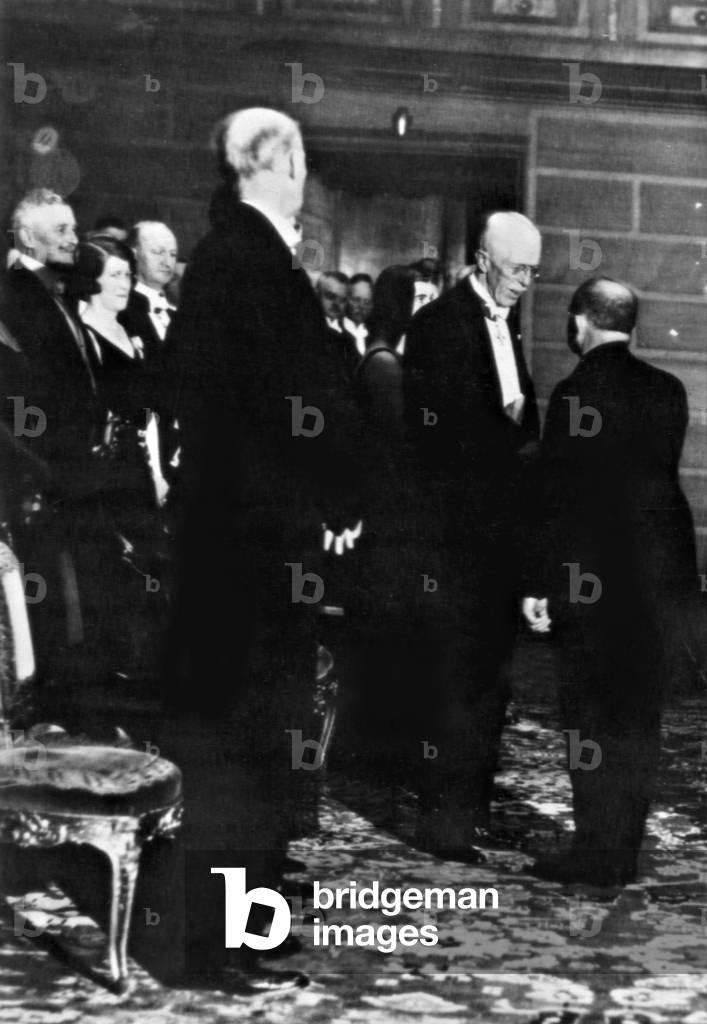 Gustav V. and Hans Fischer at the Nobel ceremony, 1930 (b/w photo)