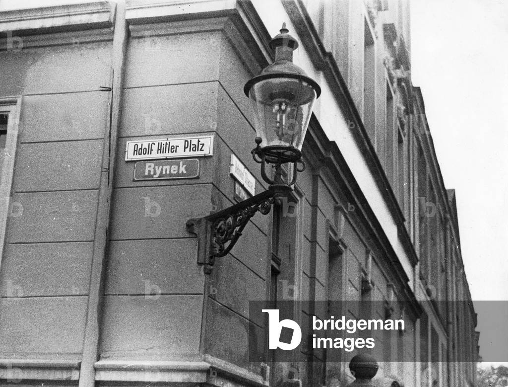 Adolf-Hitler-Platz in Jarocin, 1939 (b/w photo)