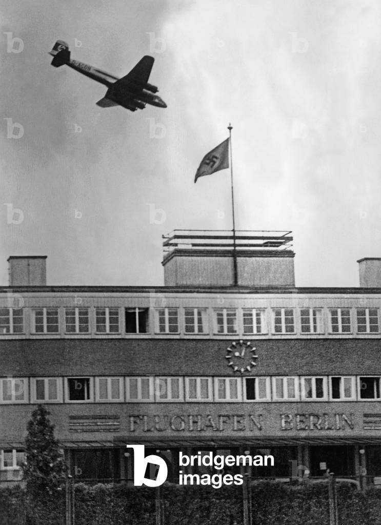 Landing of a transatlantic plane, 1938 (b/w photo)