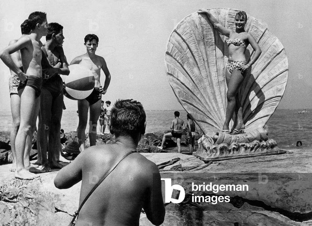 Photo shot at the beach of Viareggio, 1958 (b/w photo)