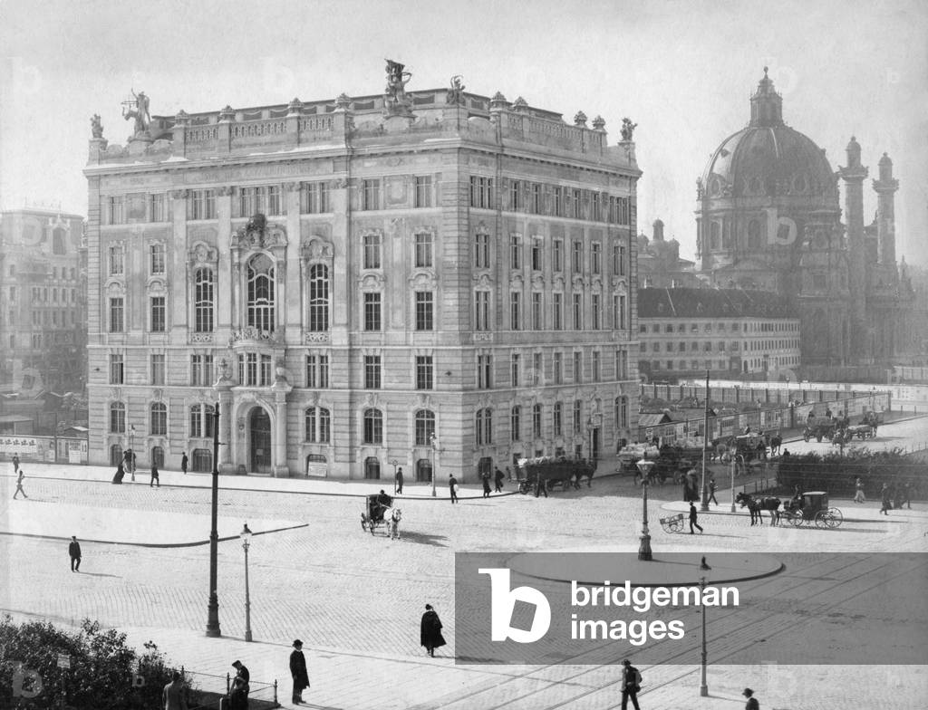 The Haus der Wiener Kaufmannschaft (House of the Merchants of Vienna) in Vienna, 1903 (b/w photo)