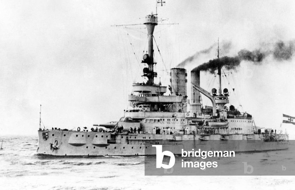 A battleship of the Reichsmarine before Swinemuende, 1930