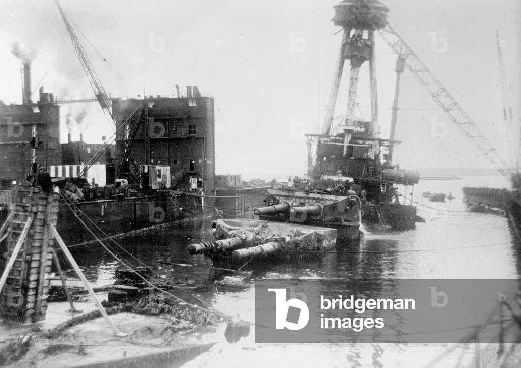 The scuttled 'Hindenburg' in Scapa Flow, 1926 (b/w photo)