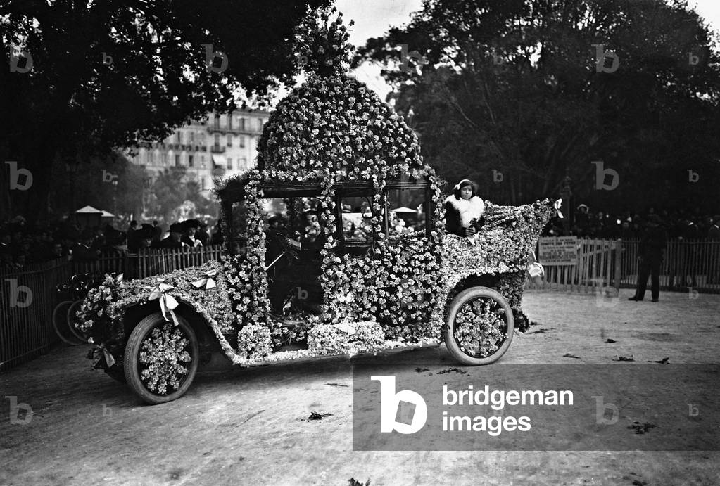 Flower Parade held during Carnival in Nice, 1913 (b/w photo)