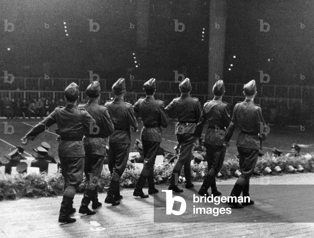 The Erich Weinert Art Ensemble at a rehearsal, 1957 (b/w photo)