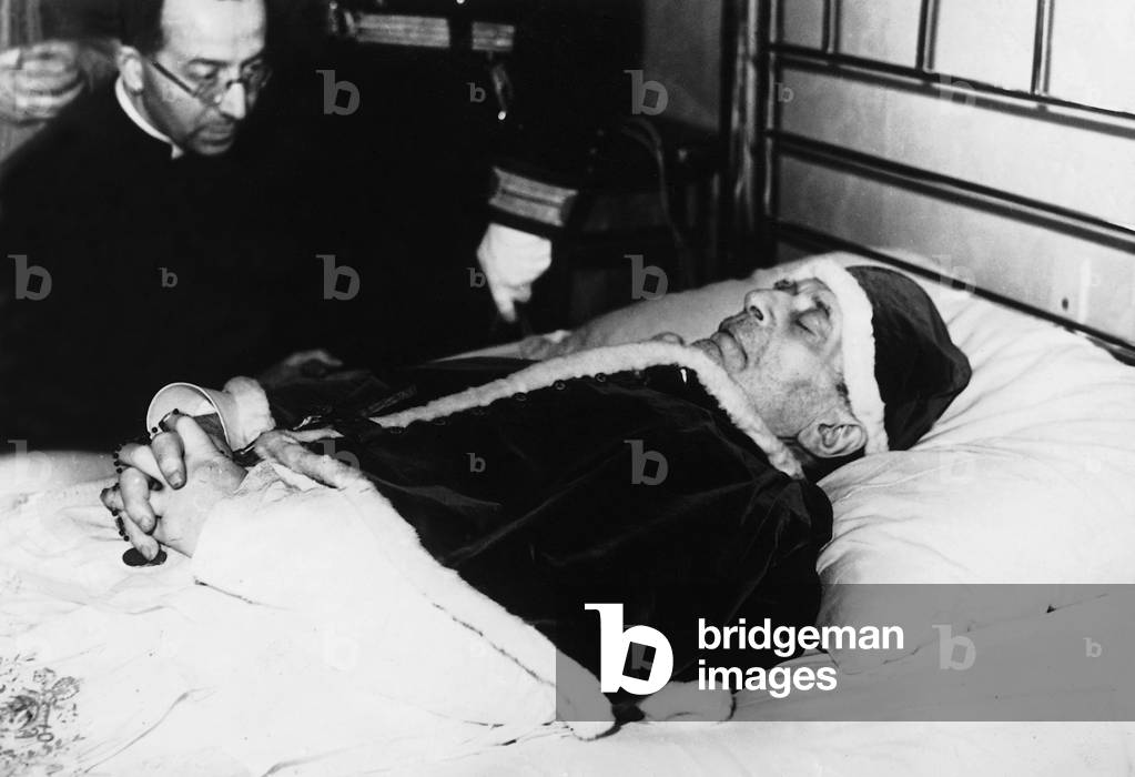 Pope Pius XI. on his deathbed, 1939 (b/w photo)