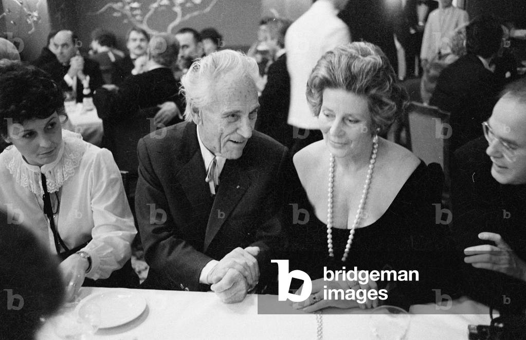 Luis Trenker in a conversation, 1982 (b/w photo)