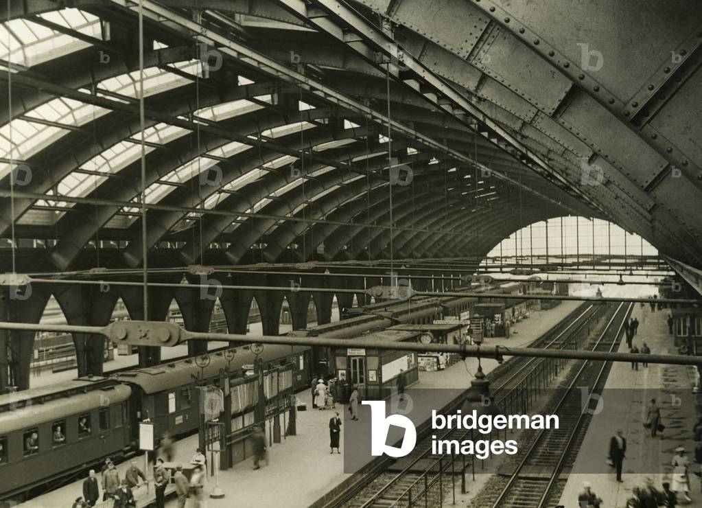The Schlesischer railway station in Berlin, 1937 (b/w photo)