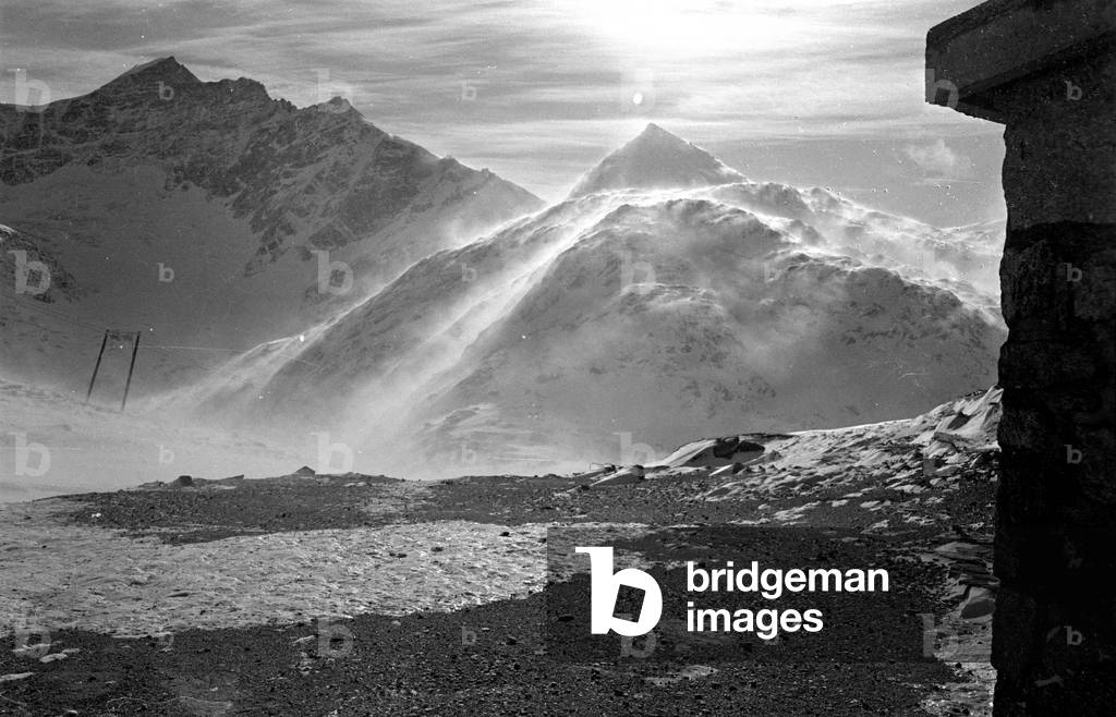 View of the Moelltal Glacier ski area, 1962 (b/w photo)