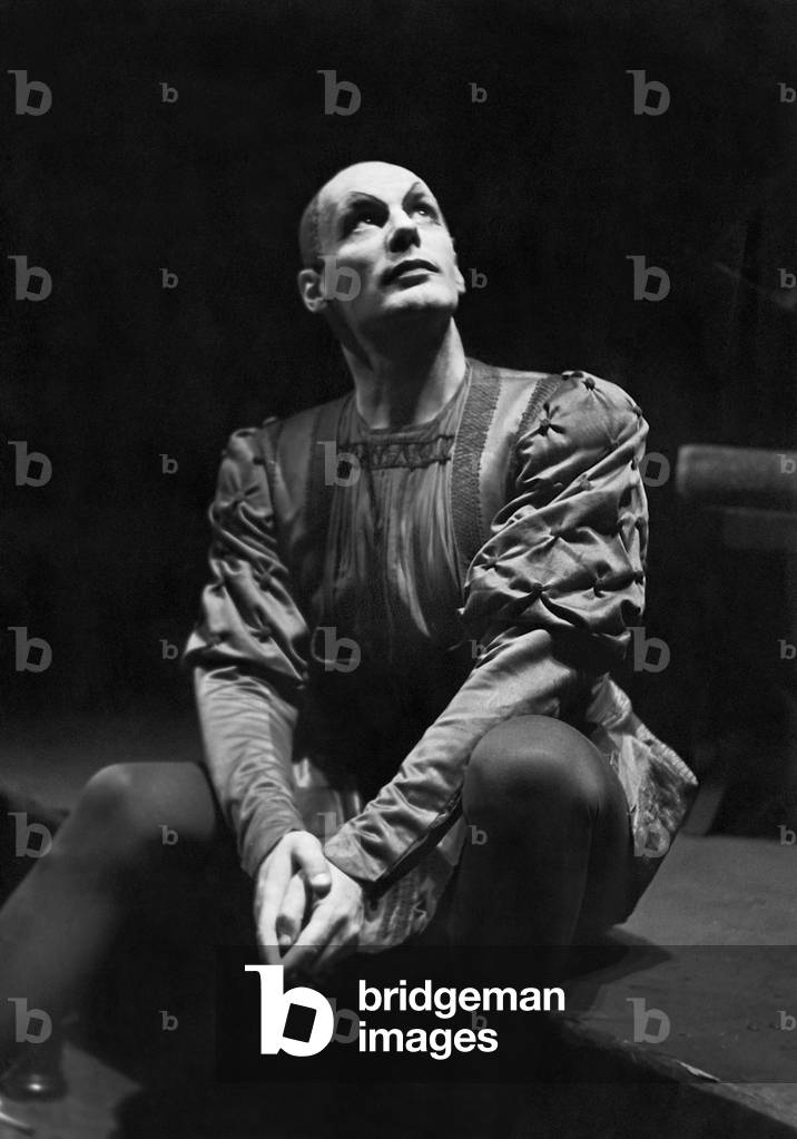 Gustaf Gruendgens as Mephistopheles in Goethe's 'Faust', 1942 (b/w photo)