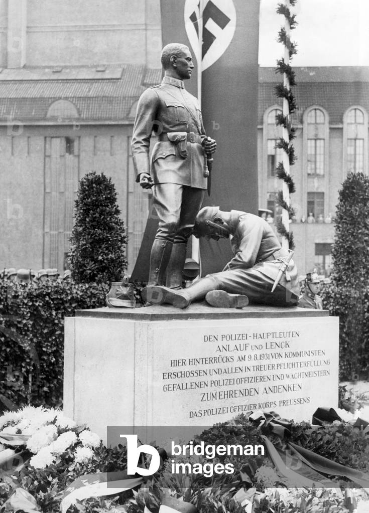 Monument of murdered policemen, 1933