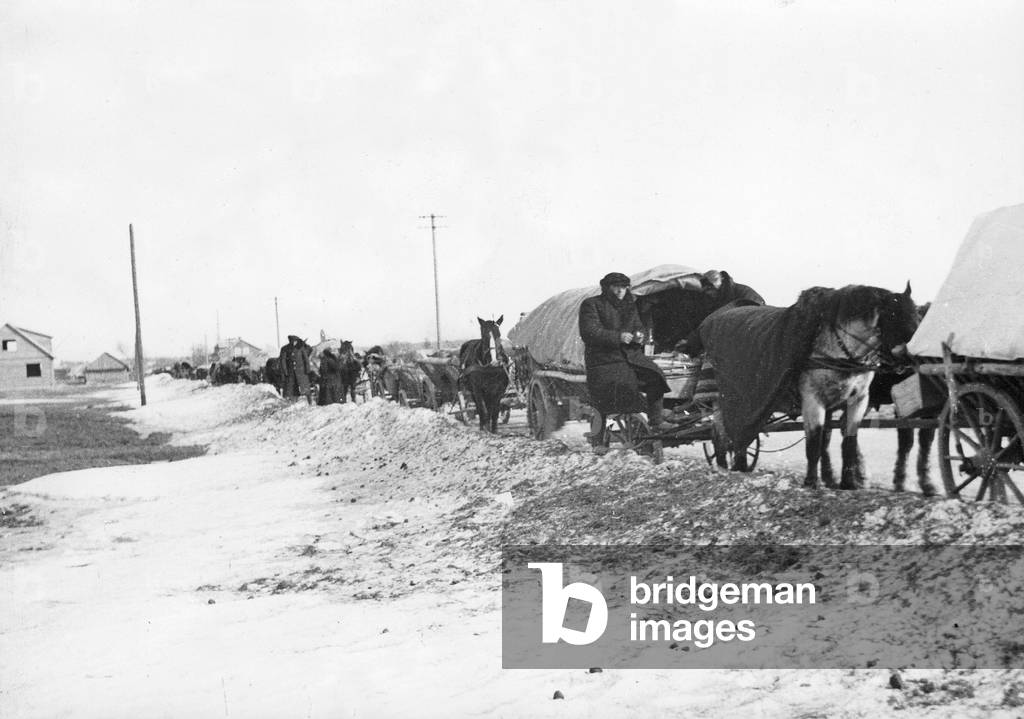 German trek towards the German border, 1941 (b/w photo)