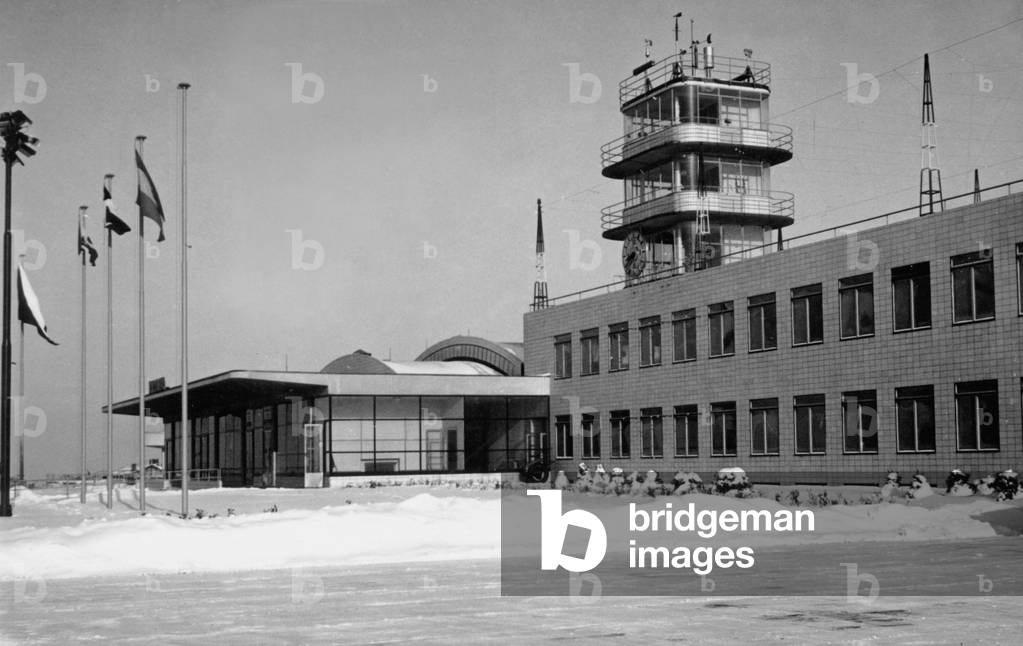 The passenger terminal building  of the airport of Prague, around 1938 (b/w photo)