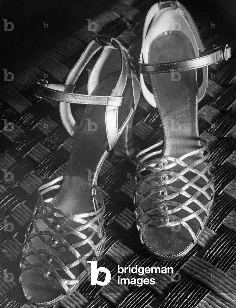 Women's fashion, 1936-39 (b/w photo)