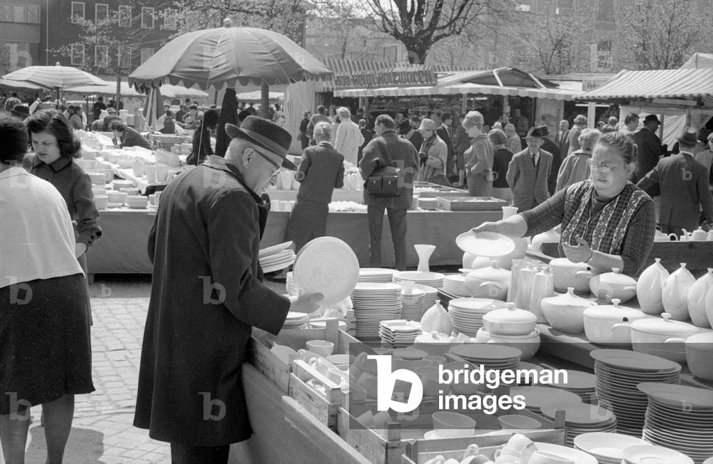 The Auer Dult in Munich, 1965 (b/w photo)