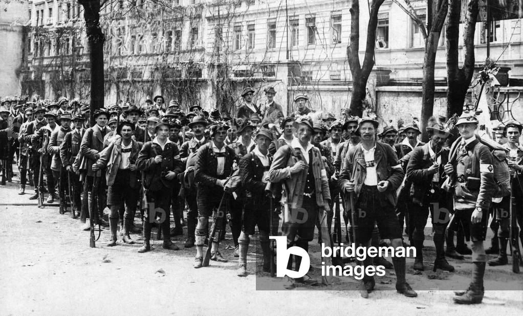 The 'Volunteer Corps of Werdenfels' entering Munich, 1919 (b/w photo)