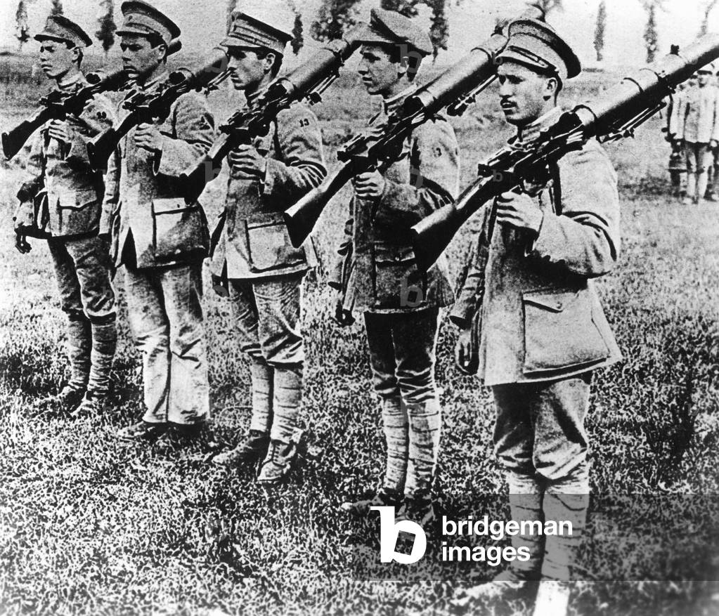 Portuguese soldiers with Lewis machine guns, France, 1914-18 (b/w photo)