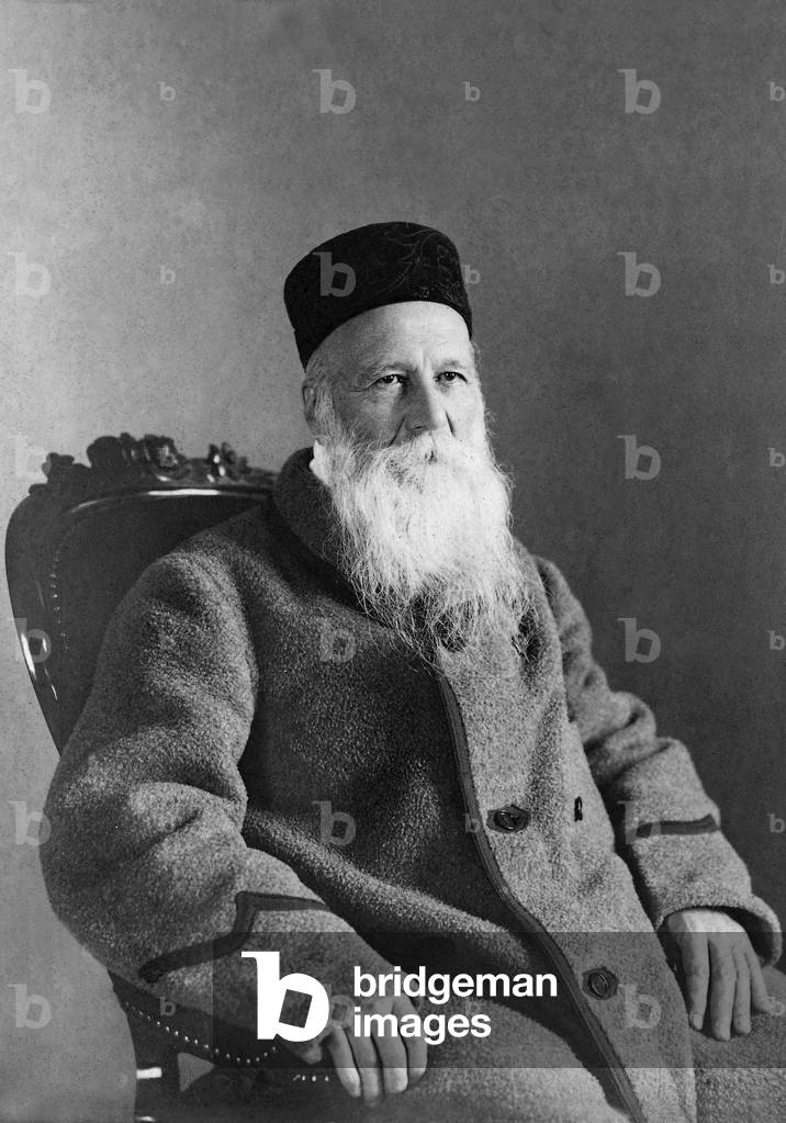 Henri Dunant (b/w photo)