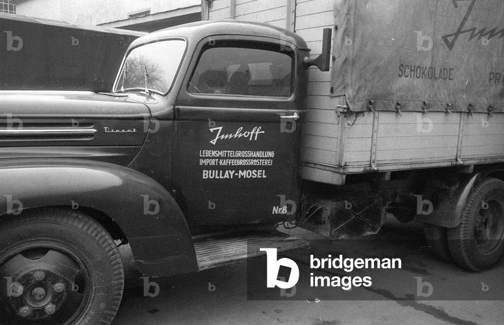 The chocolate factory Imhoff in Bullay near Zell, 1954 (b/w photo)